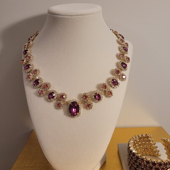 Stunning Necklace and Bracelet Set. Purple Crystals. Gold Tone. Sparkling. - Picture 4 of 13